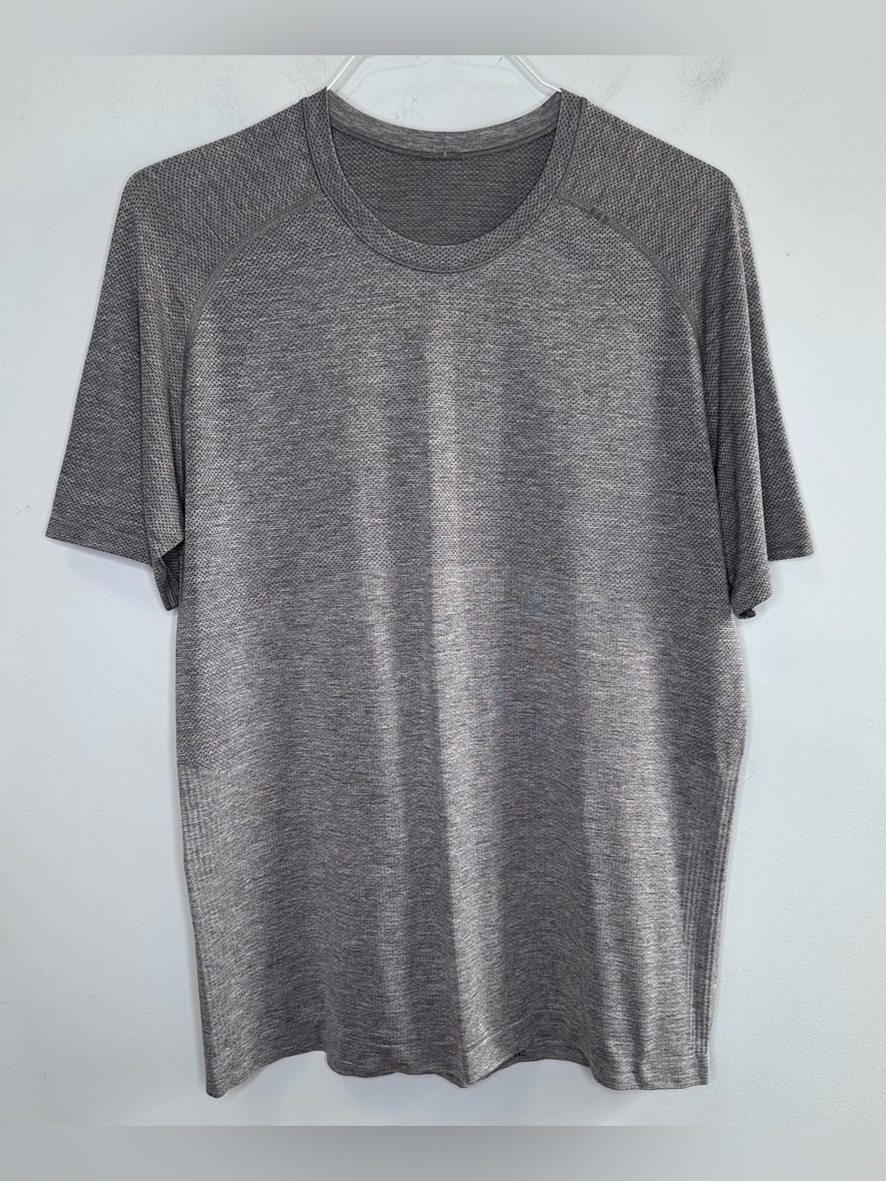Lululemon Men’s  Heathered Gray Metal Vent Tech Crew Neck Tee Shirt